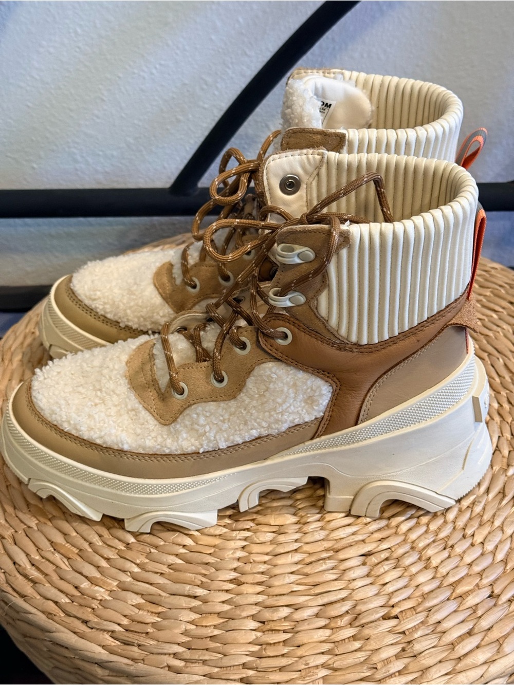 Sorel Women's Cream and Tan Sherpa Lace-Up Boots - Picture 8 of 9